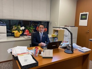 image国会事務所で.jpeg